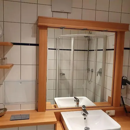 Nice Holiday With Swimming Pool Holiday home Sellin (Rugen)