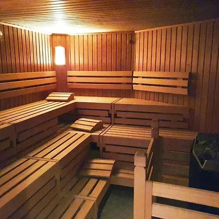 Nice Holiday With Swimming Pool Holiday home Sellin (Rugen)